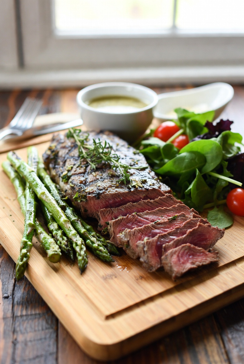 Easy Grilled Herb-Marinated Lean Sirloin Steak